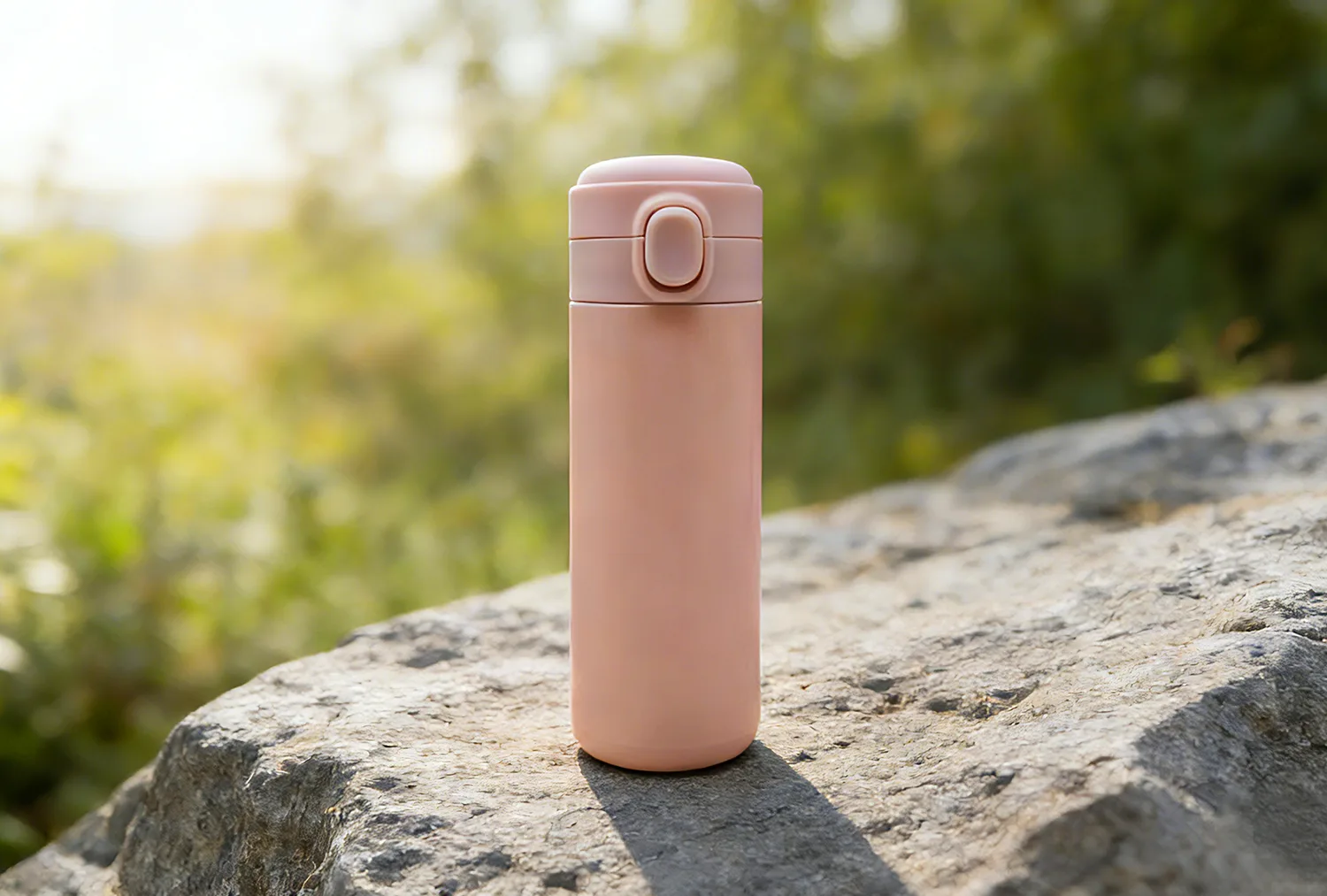 ట్రావెల్ మగ్ యొక్క లక్షణాలు.